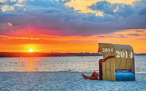 Strandkorb bei Sonnenuntergang