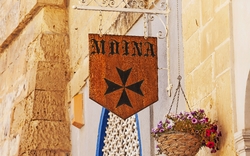 Zeichen der alten maltesischen Hauptstadt von Mdina