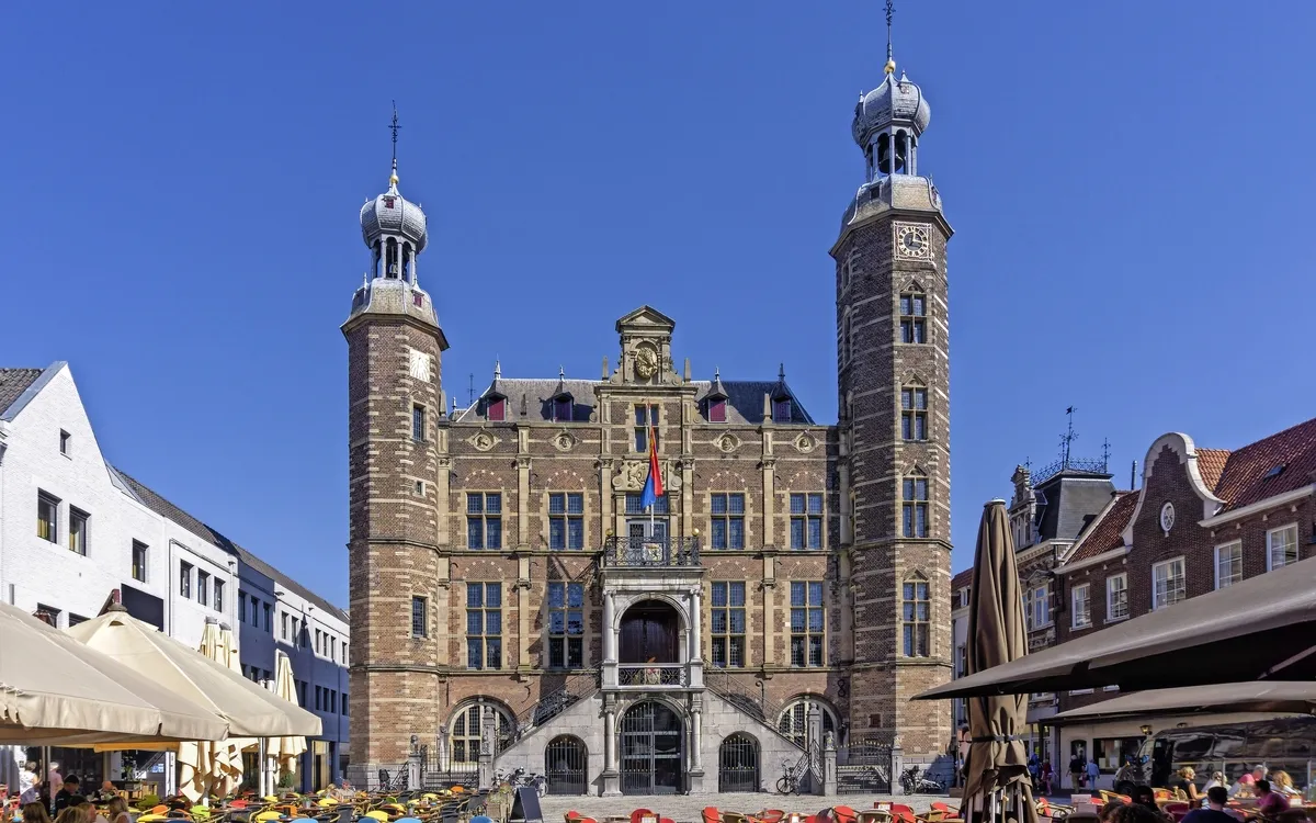 Rathaus und Markt in Venlo