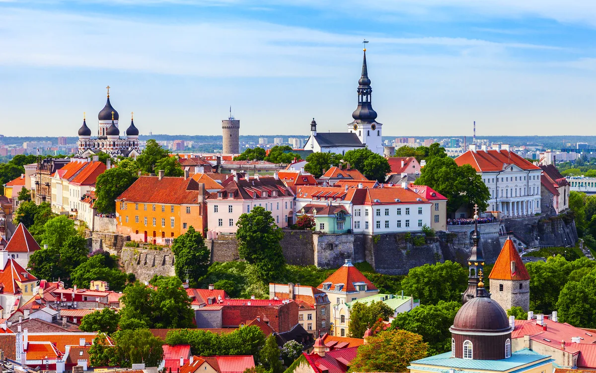 Blick vom Turm der St.-Olaf-Kirche auf die Altstadt von Tallinn