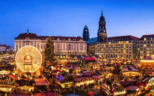 Striezelmarkt auf dem Altmarkt in Dresden, Deutschland