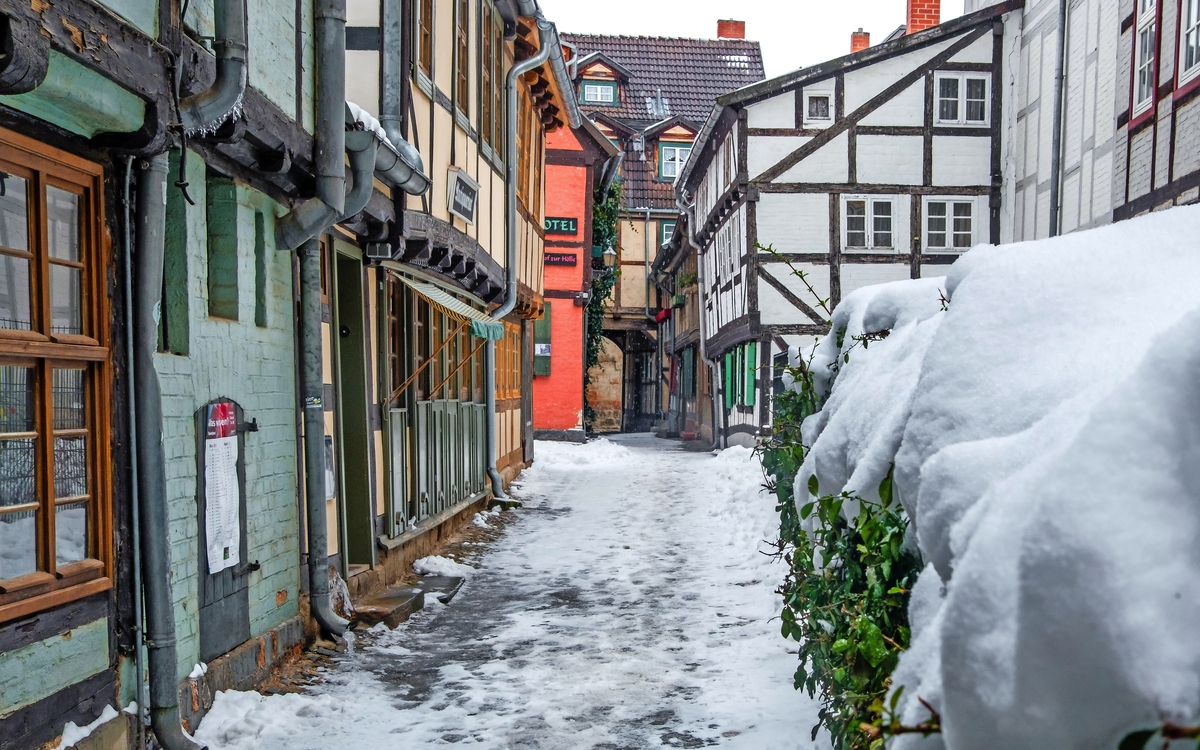 Welterbestadt Quedlinburg im Winter mit Schnee